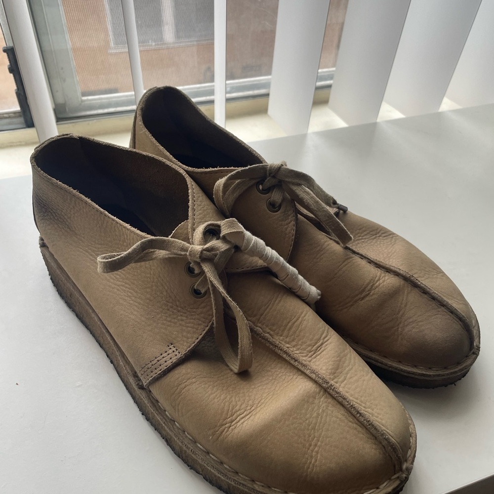 Clarks Men's Brown Leather Chukka Boots